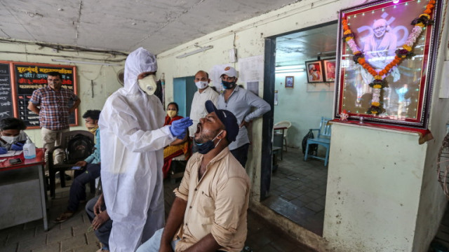 В Индия откриха нов щам на коронавируса с двойна мутация Засечени